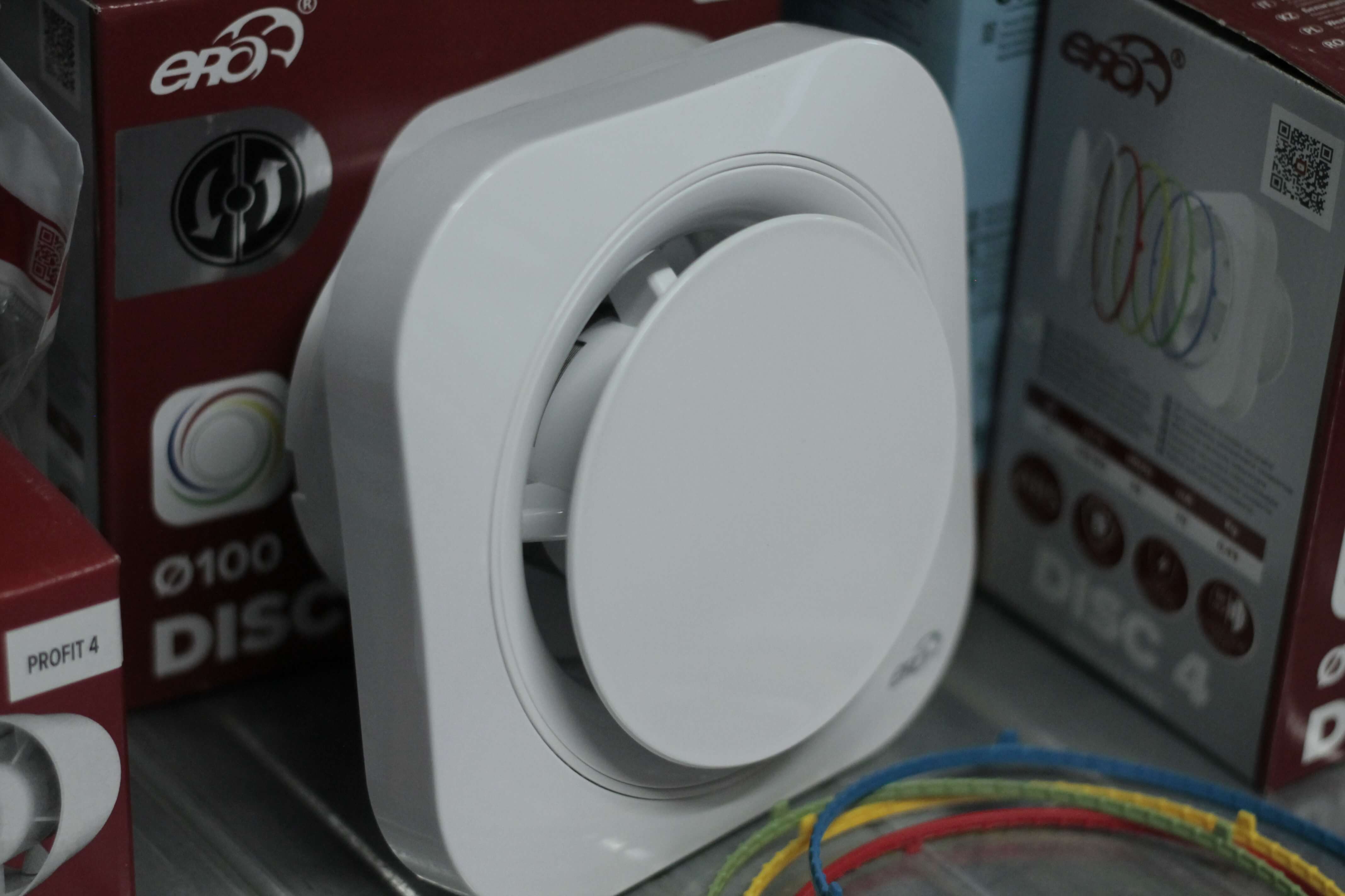 Вентилятор ЭРА осевой вытяжной D100 DISC 4